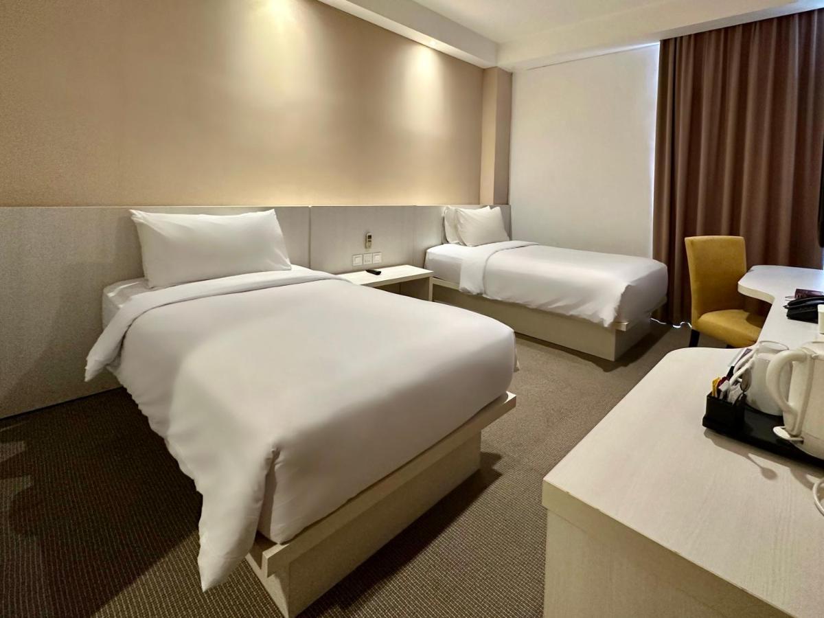 Yasmin Hotel Karawaci Tangerang Eksteriør billede