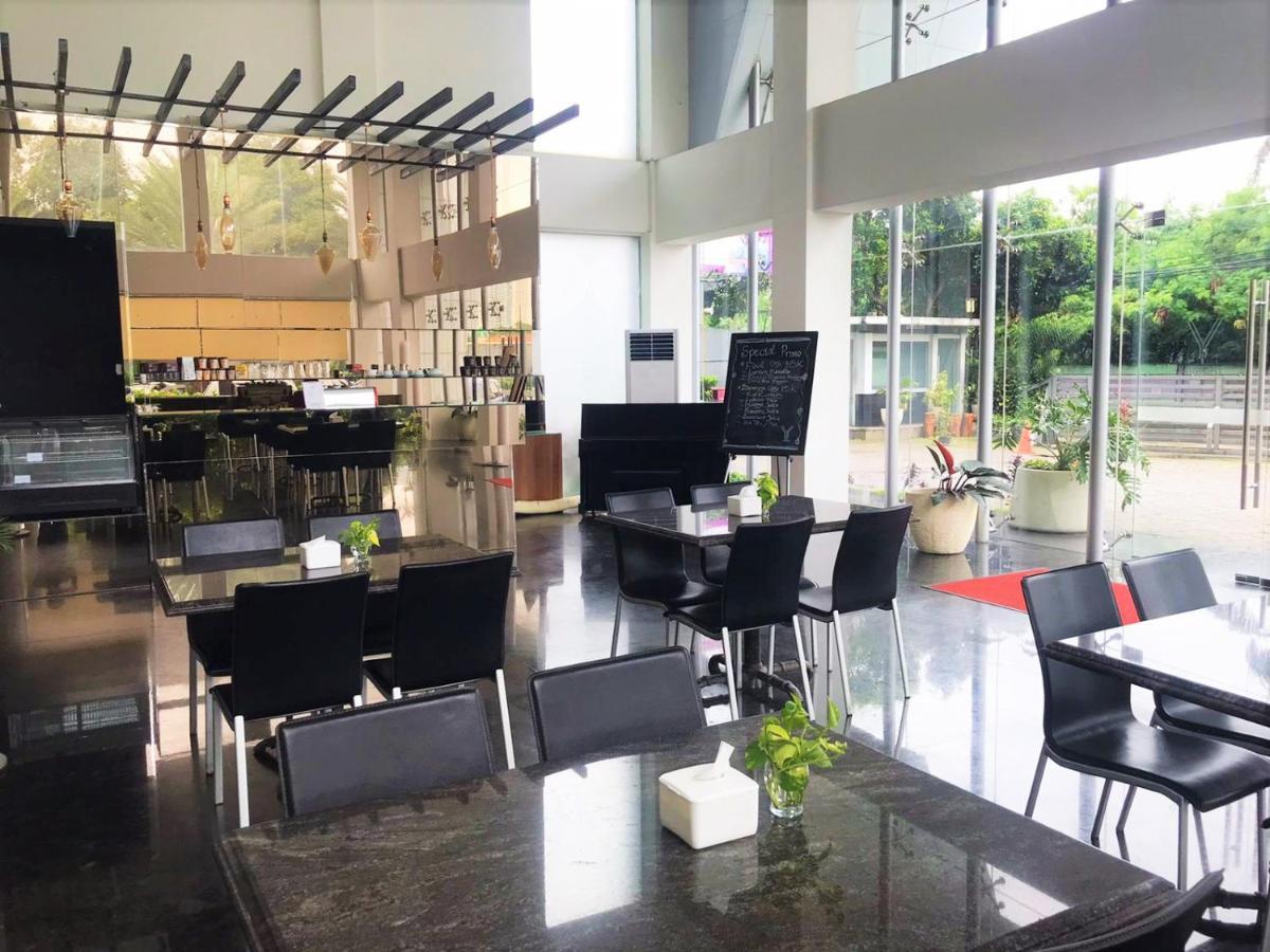 Yasmin Hotel Karawaci Tangerang Eksteriør billede
