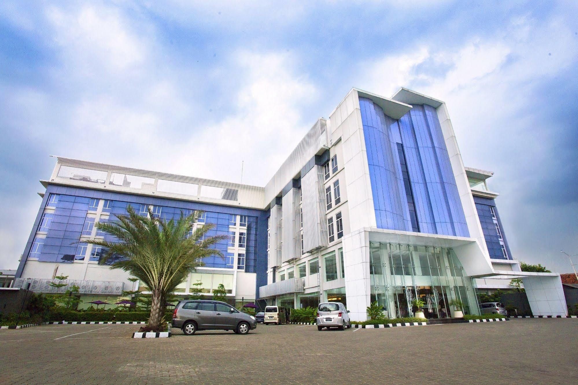 Yasmin Hotel Karawaci Tangerang Eksteriør billede